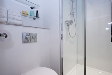 Deluxe Studio - Image 4